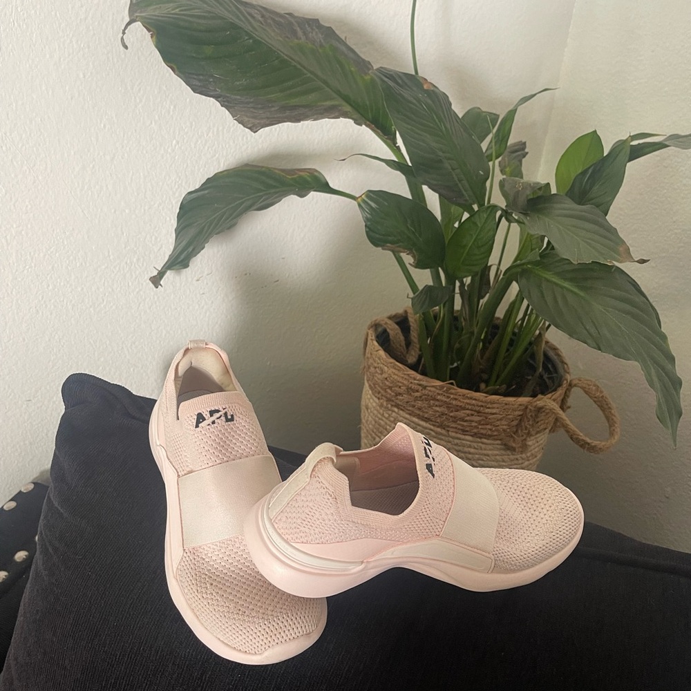 APL: Athletic Propulsion Labs TechLoom Bliss Sneakers - Picture 9 of 12